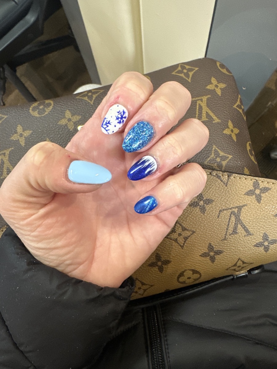 Blue winter set with snowflakes, glitter and a solid navy accent.
